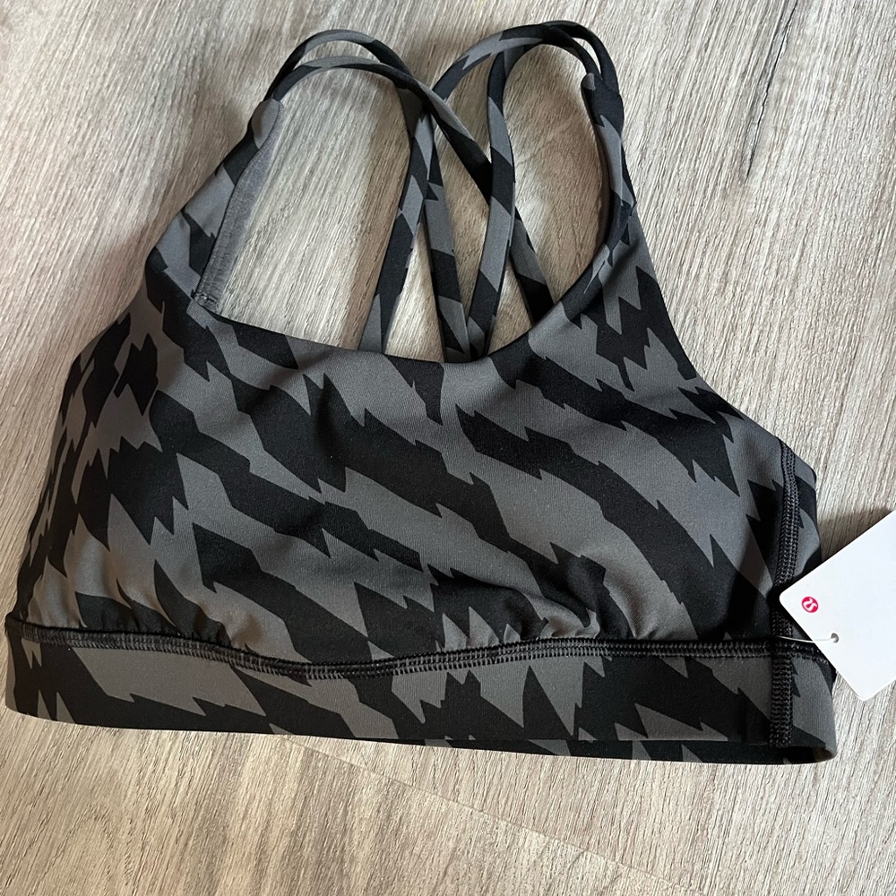NWT Lululemon Energy Bra Size 4